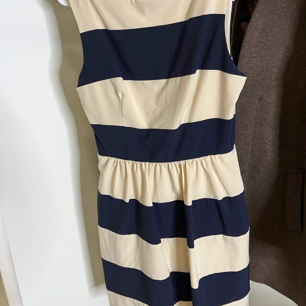 Dress - Picture 5 of 6
